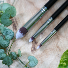 Pincel corrector cónico